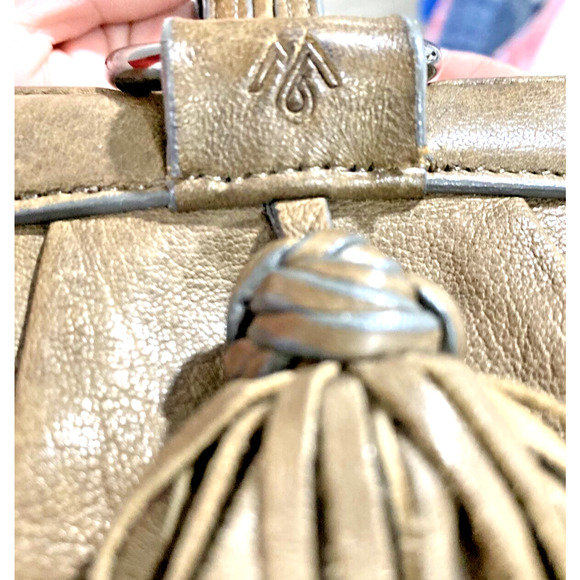 Martin & Osa Brown Leather Wristlet Bag Casual Purse Boho Chic Fawn Brown Tassel - Picture 4 of 7